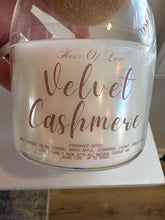 Load image into Gallery viewer, Velvet Cashmere Candle
