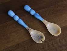 Load image into Gallery viewer, Blue Resin Serving Set
