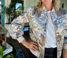 Load image into Gallery viewer, Metallic Jacquard Jacket
