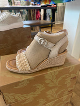 Load image into Gallery viewer, Inez Wedge in Beige
