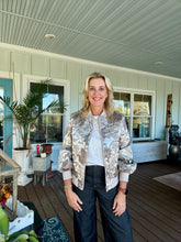 Load image into Gallery viewer, Metallic Jacquard Jacket
