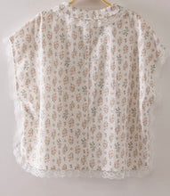 Load image into Gallery viewer, Dainty Floral Top

